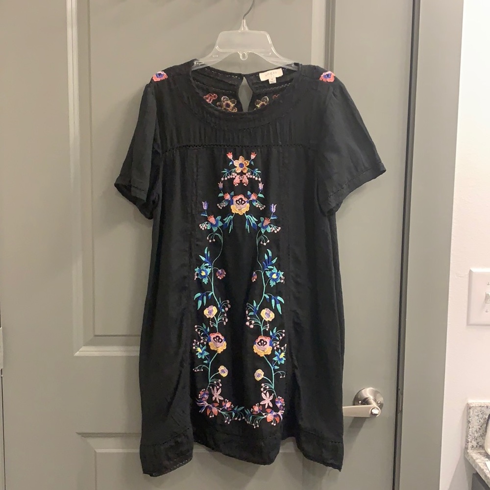 Black embroidery dress